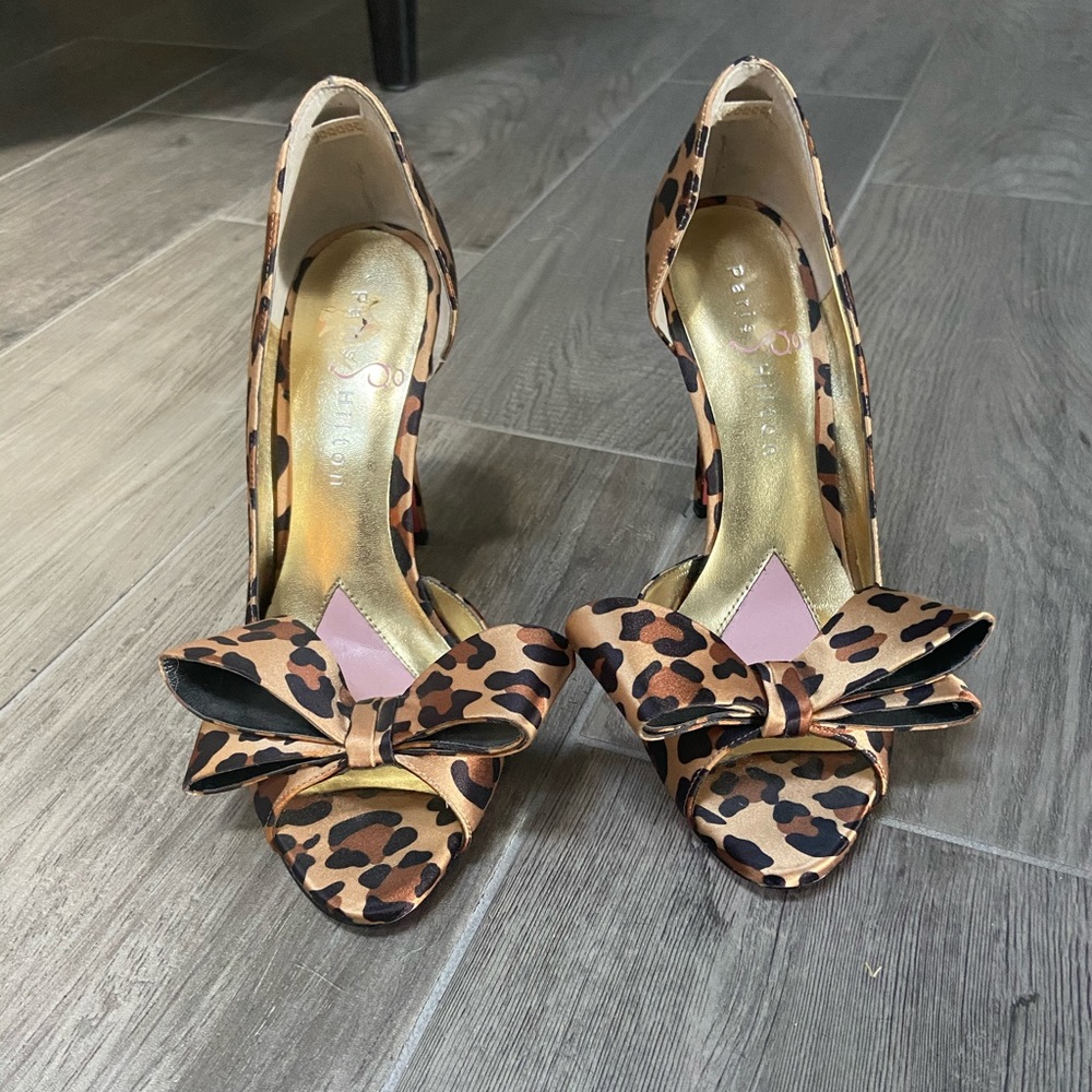 Leopard Print peep toe pumps